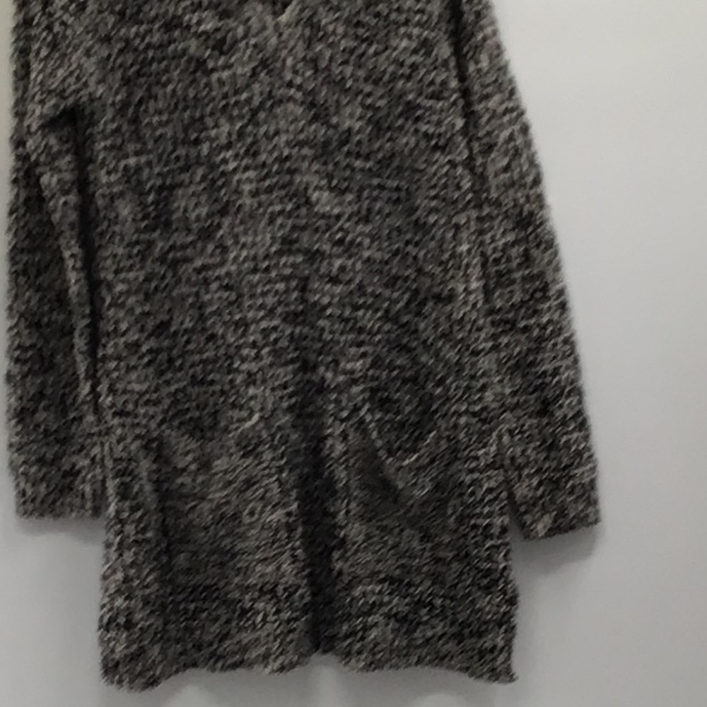 H&M Black and Gray V-Neck Sweater Cozy Knit